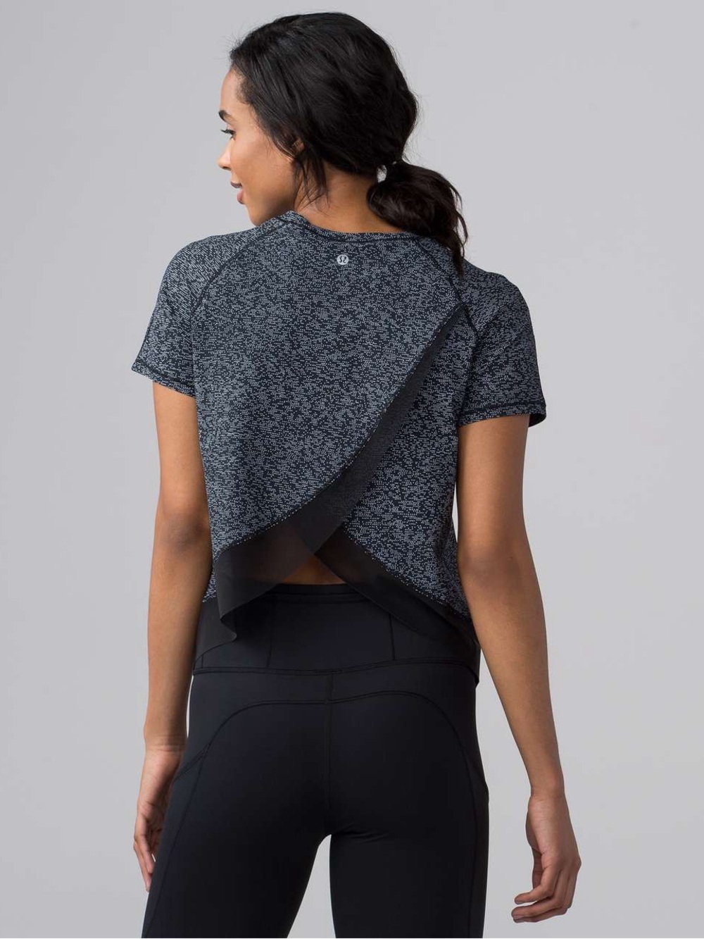 Lululemon Quick Pace Short Sleeve Top 8 color: Soundwave-White Black / Black